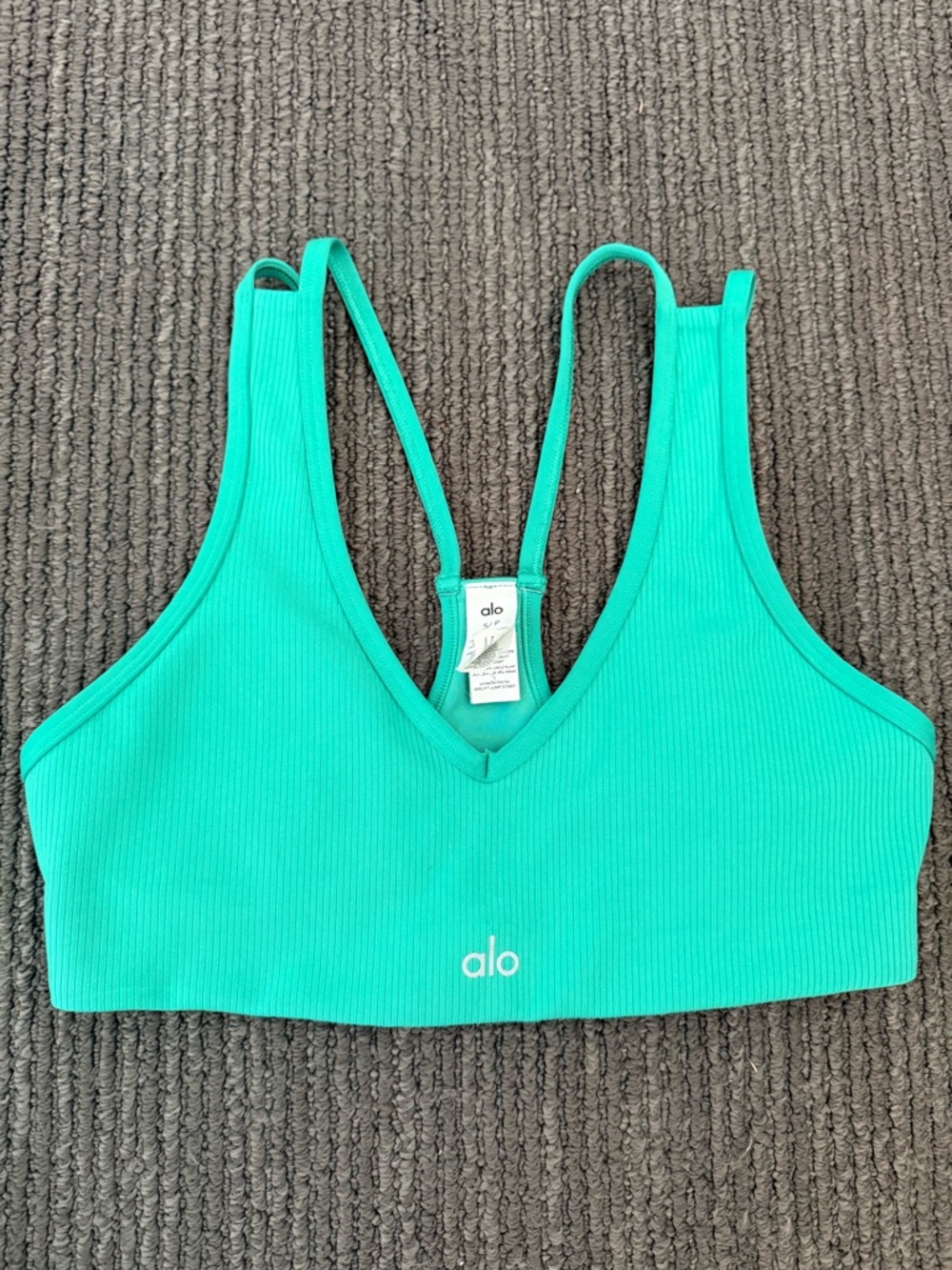 ALO Yoga Airlift Ribbed Jumpstart V‑Neck Bralette - Teal
